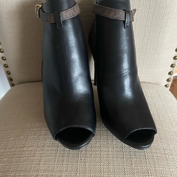 Michael’s Kors peep toe bootie - Picture 6 of 6